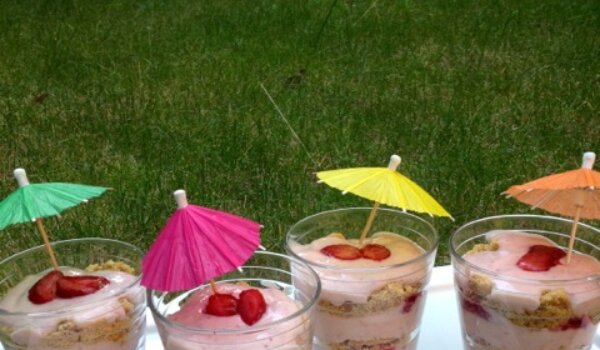 Aardbeiencoupe met vla